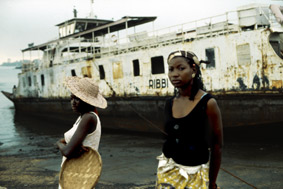 Laiendarstellerinnen in Freetown